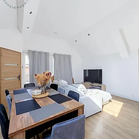 Holiday home Loft Billard Et Arcade 3 Ch Garage Et Terrasse Calais